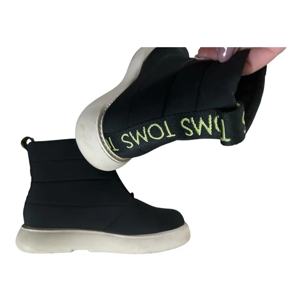 TOMS Puffer Black Repreve Matte Woven Pull-on Womens Casual Size 9